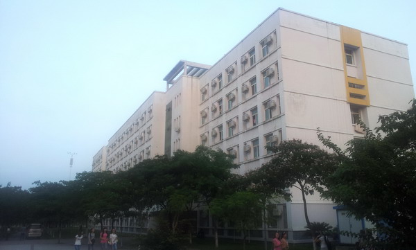 江汉职院学生宿舍安装空调2.jpg
