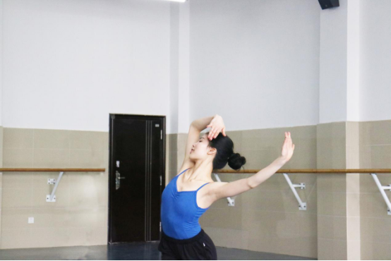 舞青春色彩 创江职未来890.jpg